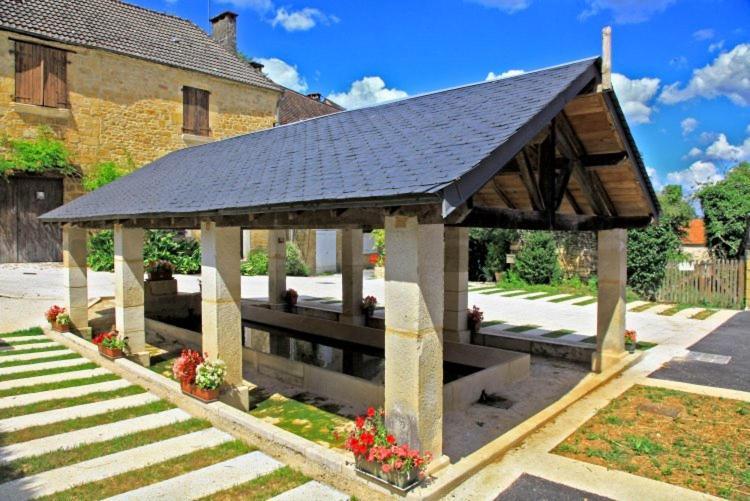Petite Maison En Pierre Au Coeur Du Perigord Noir Salignac Eyvigues Exterior photo